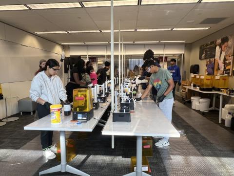 Students practicing 3D printing