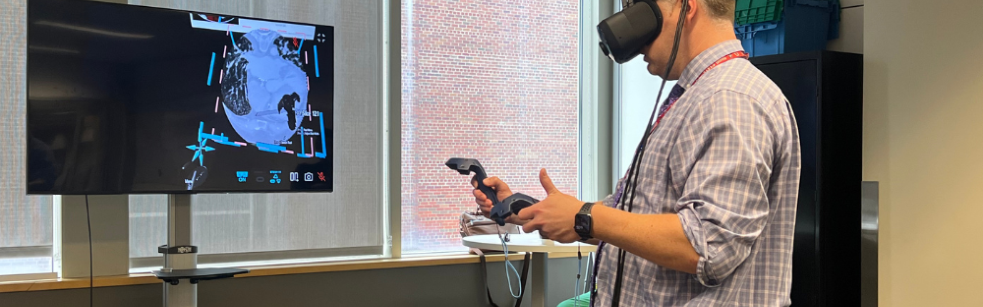Dr. Suiter using syGlass program with virtual reality.